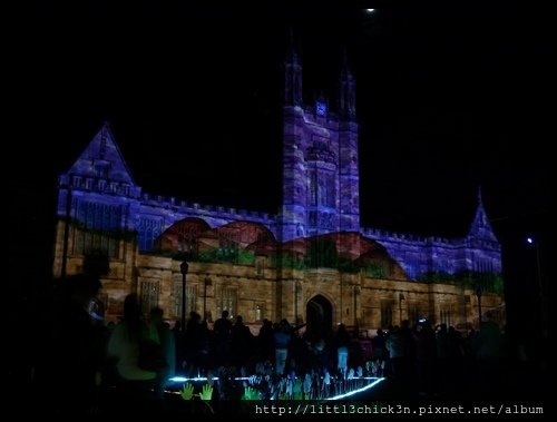 20150525_205040_VividSydney2015_SydneyUniversity.JPG