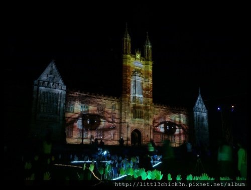 20150525_215010_VividSydney2015_SydneyUniversity.JPG