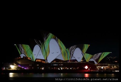 20150529_212030_VividSydney2015_CircularQuay.JPG