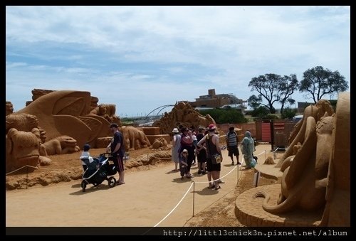 20160101_150729_FrankstonSandSculptingADayAtTheZoo.JPG