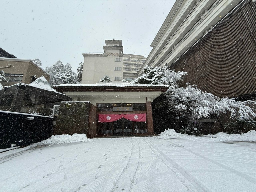 2025冬-北陸京阪旅day5-大雪中的金澤兼六園&amp;加賀溫泉