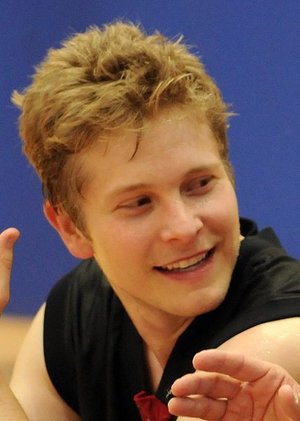 427px-Matt_Czuchry_080922-F-2669L-007.jpg