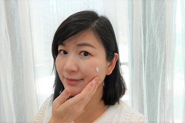 CQ極奢蜂王乳賦活霜 (8).JPG