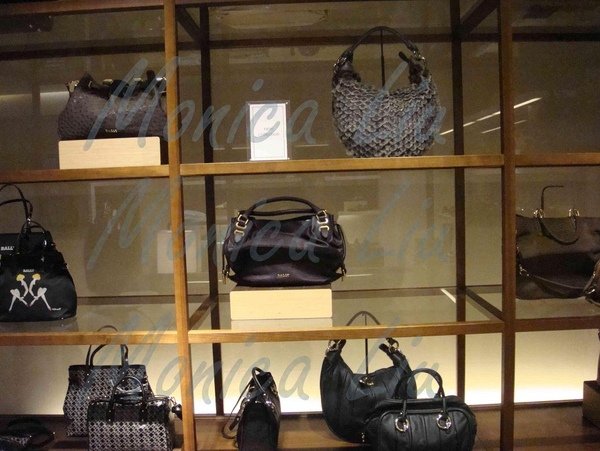 Bally2009秋冬新款包.jpg