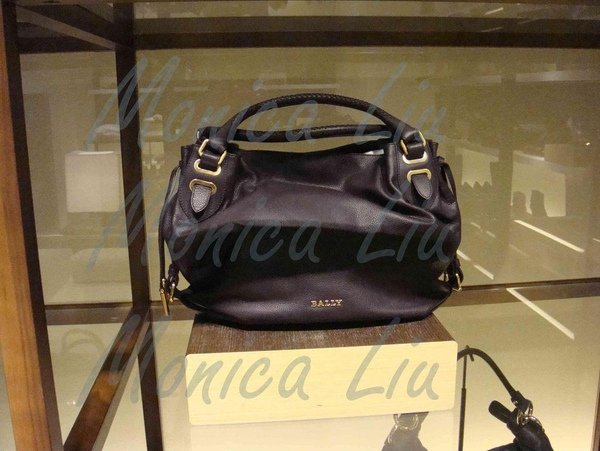Bally2009秋冬新款包（深紫,另有黑和白色).jpg