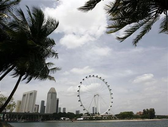 largest-ferry-wheel-singapore_vKTIX_7071[1].jpg