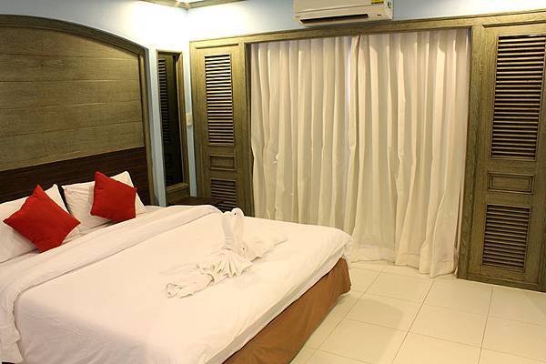 BE Junior Suite-10.JPG