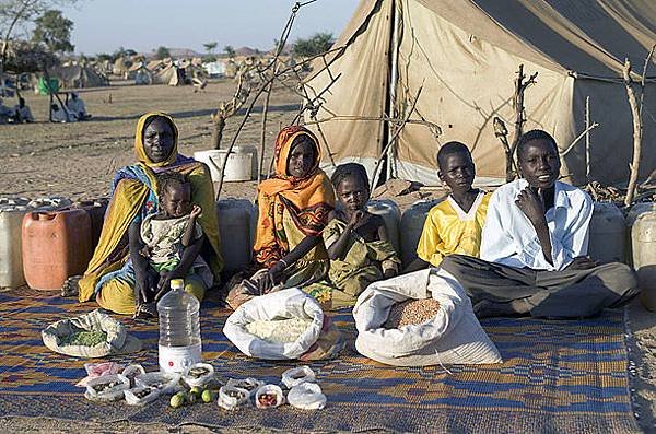 03Chad_The Aboubakar family of Breidjing Camp