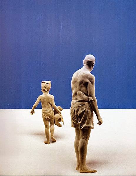 realistic-wood-sculpture-peter-demetz-18.jpg