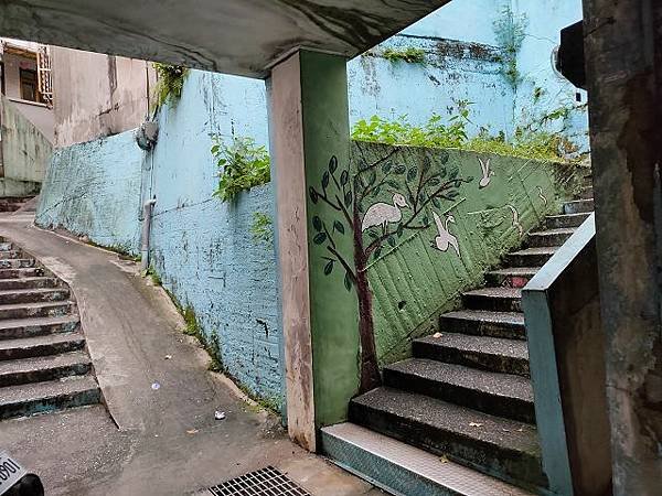 基隆望海景點 ~ 太平青鳥書店、 KEELUNG地標，山城半