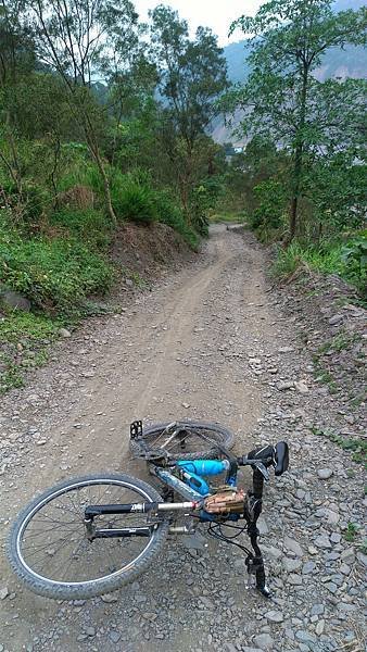 久保山林道單車行