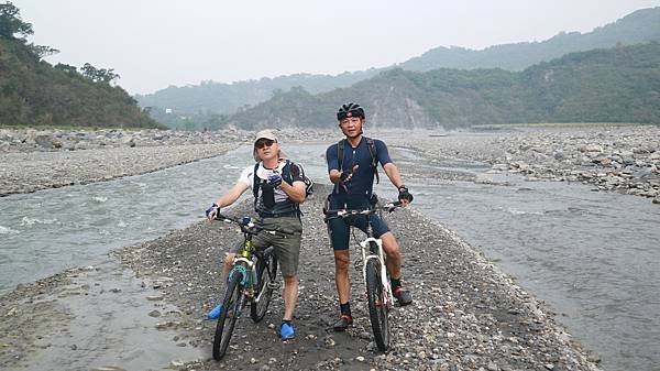 隘寮南北溪環線順遊勇氣瀑布單車行