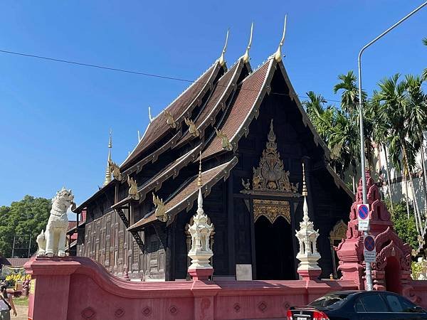 古樸典雅的純柚木廟宇 - วัดพันเตา 盼道寺 Wat