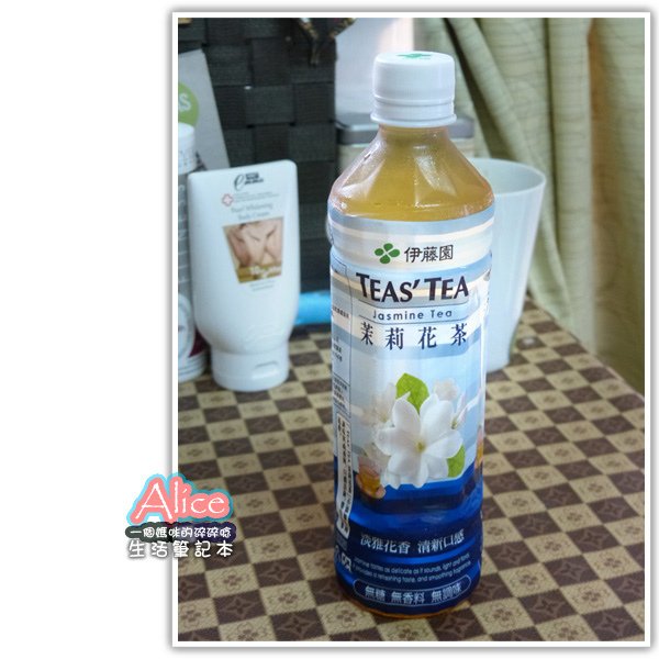 伊藤園~日式茶飲4連發食感小記！綠茶_濃味綠茶_TEAS&apos; TEA蘋果紅茶_茉莉花茶