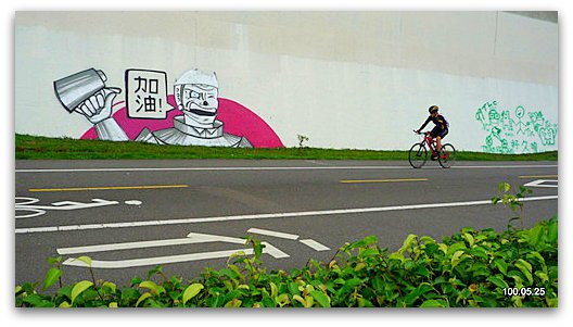 704302074_m.jpg