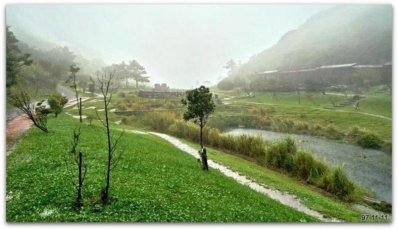 二子坪雨中即景_3.JPG