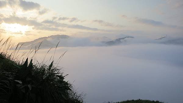 九份崙頂開成殿天公廟看雲海