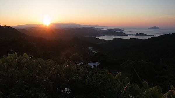 九份臺陽礦業公司瑞芳辦事處與山西閻錫山先生。吳冠中畫家【寂寞