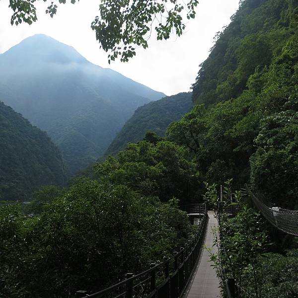 不想讚嘆也很艱難的太魯閣。郎靜山，張大千，太魯閣，天祥。立霧