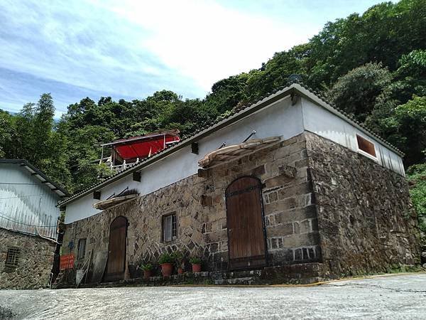 大粗坑古道。山腰古道。羅門新詩礦工-光之牧者。吳濁流作家。古