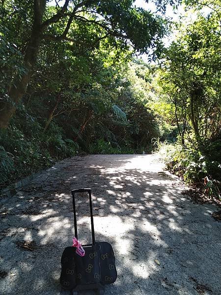 大粗坑古道。山腰古道。羅門新詩礦工-光之牧者。吳濁流作家。古
