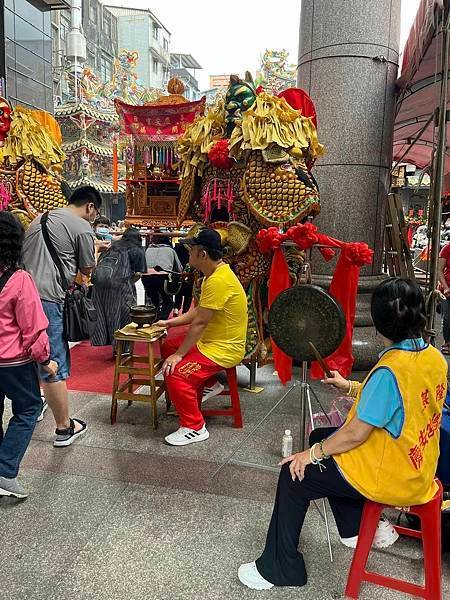 基隆市基隆媽慶安宮迎媽祖鑽轎腳繞境遶境巡庄出巡。西川滿與基隆