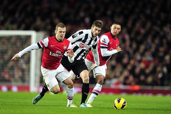 arsenal-i-newcastle-u-ljepotici-kola-zabili-cak-deset-golova-900x600-20121252-20121229203753-8aad1afc491a1446b84ca970870772c7