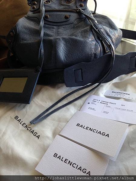 Balenciaga 機車水桶包