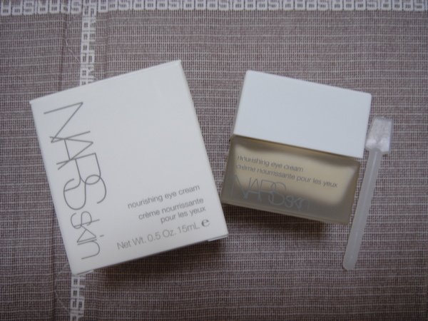 NARS-無痕彈力眼霜 (2).JPG