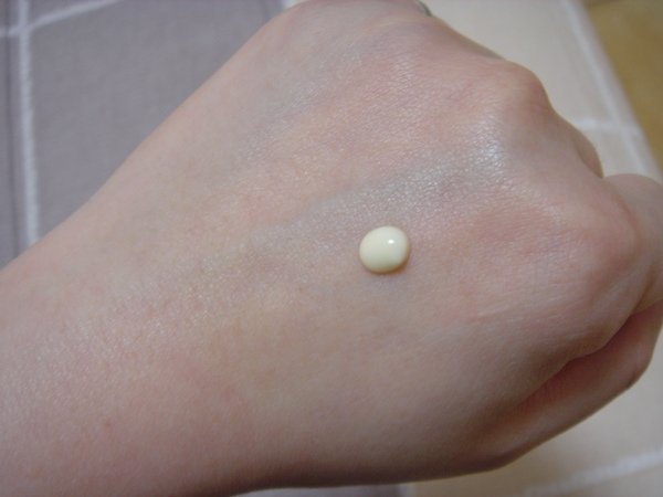 肌膚之鑰-無重力抗皺乳霜 (2).JPG