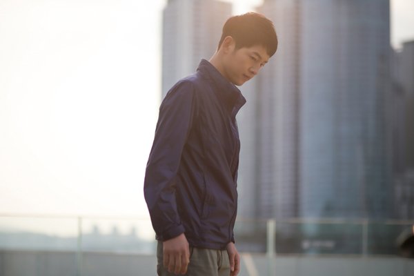 宋仲基最新畫報 脫掉軍服依舊帥氣(KOLON SPORTS)_201603_06