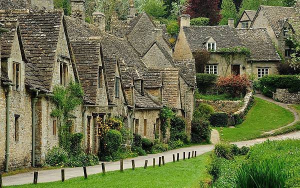 1024px-Arlington_Row_Bibury