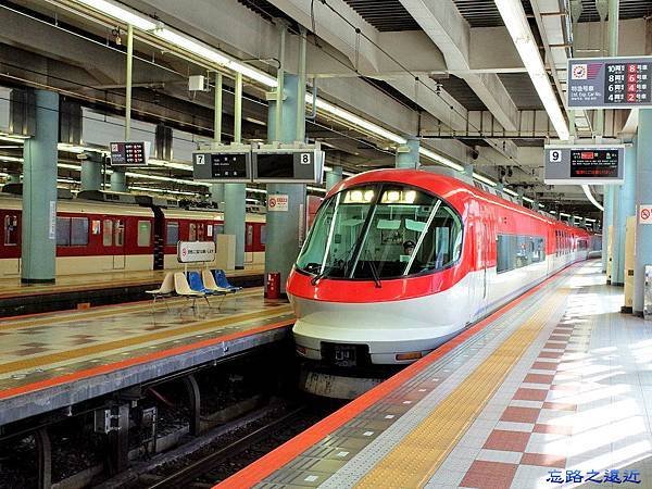 11近鉄上本町站特急列車