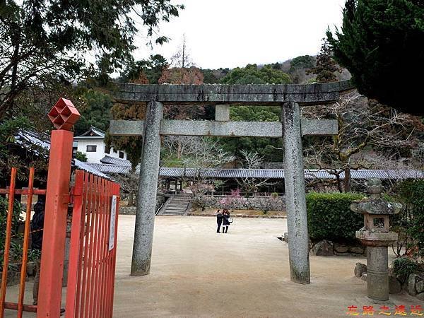 44吉備津神社南入口.jpg