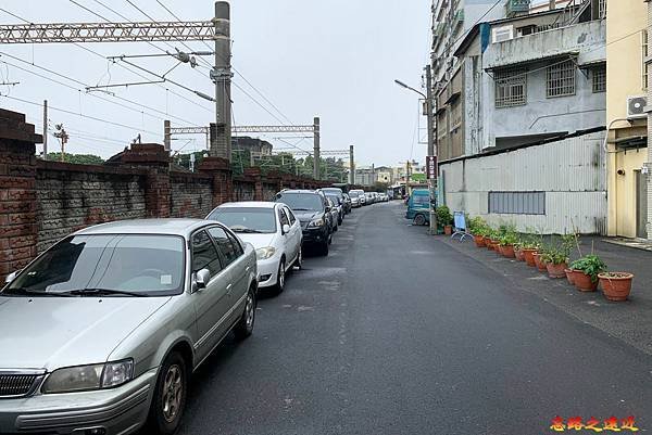 02彰化和平路鐵路旁道路.jpg