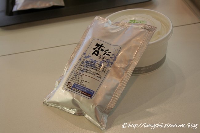 Yu&apos;s_Almond_Tofu_004.jpg