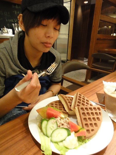 生菜鮪魚鬆餅.JPG