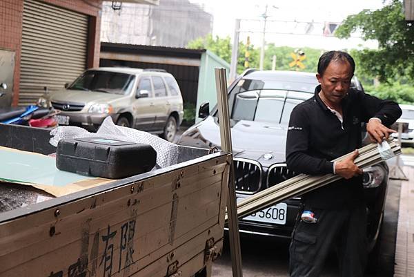 1. 搬運入屋.JPG