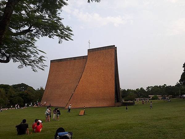 東海大學路思義教堂.jpg