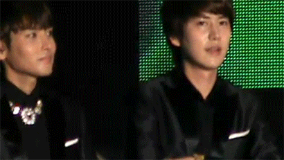 6d18a46etw1dxyioef2ybg.gif