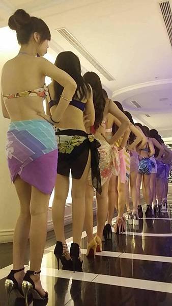 台北酒店消費便服%2F禮服%2F制服 幹部FLY 0989179718