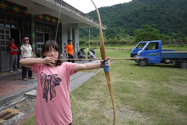看看我的狠勁....天生是個獵人來著