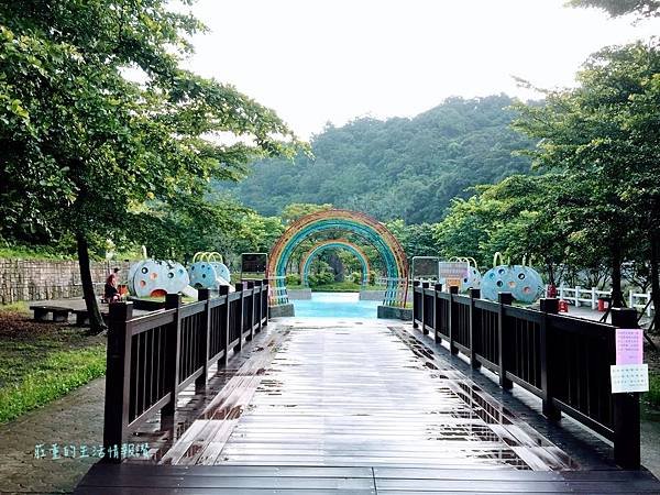 【暖暖親水公園】親子玩水秘境森林,山水吊橋步道(基隆戲水景點