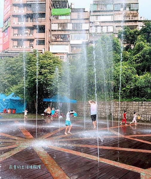 【暖暖親水公園】親子玩水秘境森林,山水吊橋步道(基隆戲水景點