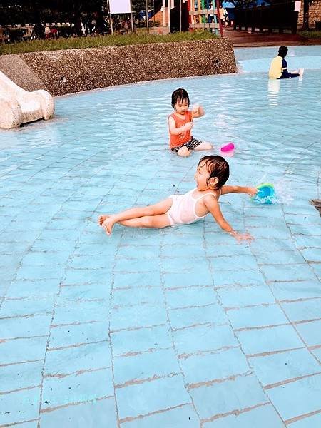 【暖暖親水公園】親子玩水秘境森林,山水吊橋步道(基隆戲水景點