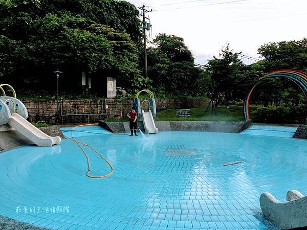 【暖暖親水公園】親子玩水秘境森林,山水吊橋步道(基隆戲水景點