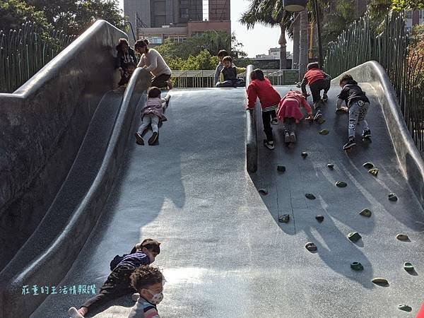 新竹市特色公園「新竹中央公園」停車方便,新竹巨城旁好玩的親子