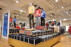 1F 旗艦店獨家商品Hello from UNIQLO UJ(男裝).jpg