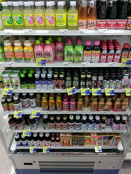 沖繩-爽度一流的陳列架.jpg