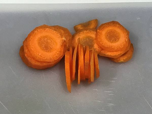 carrot 1-1.jpg